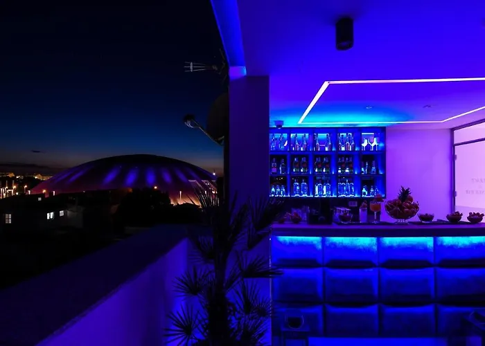 Rooftop Heated Pool Jelena וילה