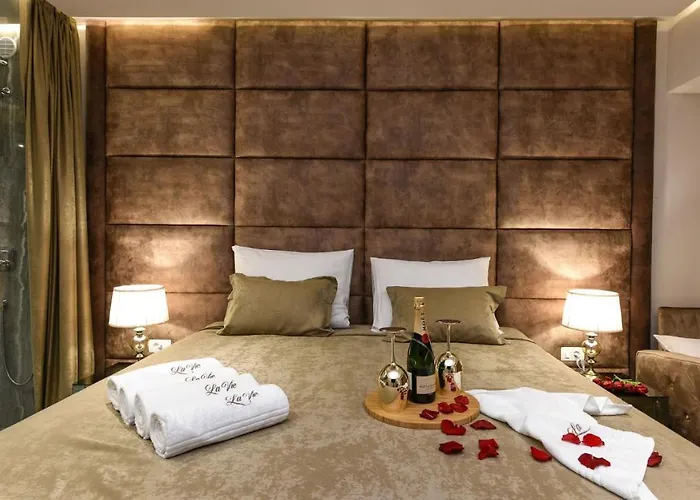 Rooftop Heated Pool Jelena זאדאר