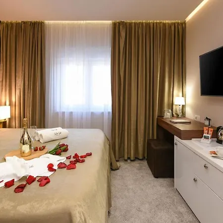 Rooftop Heated Pool Jelena Villa