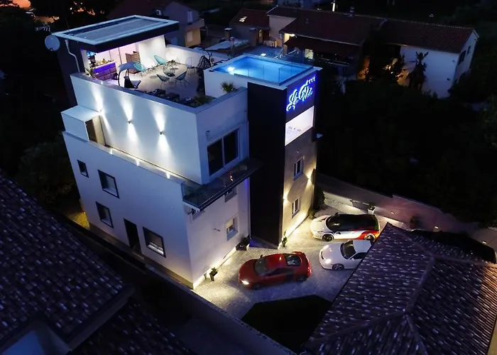 Rooftop Heated Pool Jelena *