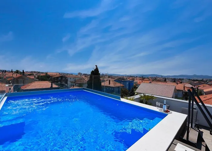 Willa Rooftop Heated Pool Jelena