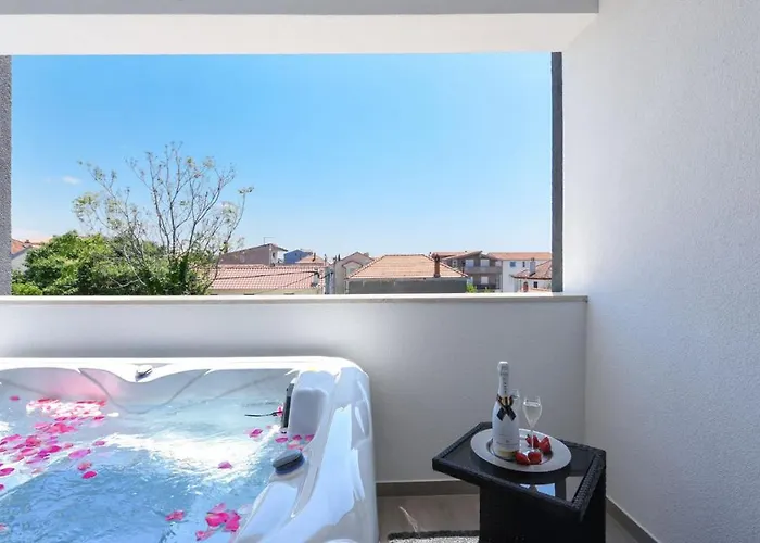 Rooftop Heated Pool Jelena * Zadar